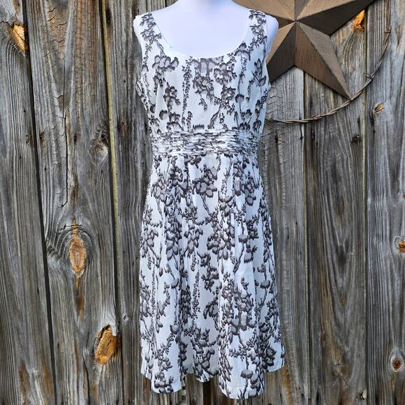 Lightweight Cotton Dress Loft Size 10 Sleeveless Gray White Floral Print NWT - Picture 1 of 8